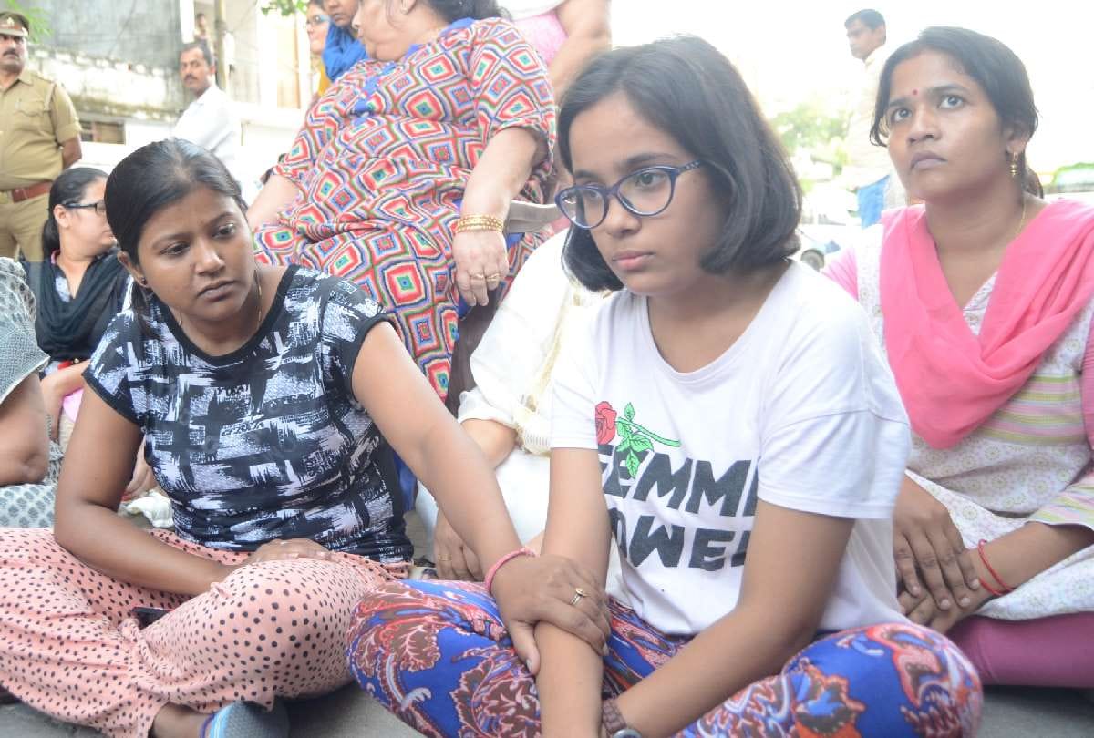 wife of vivek tiwari said, my husband was innocent