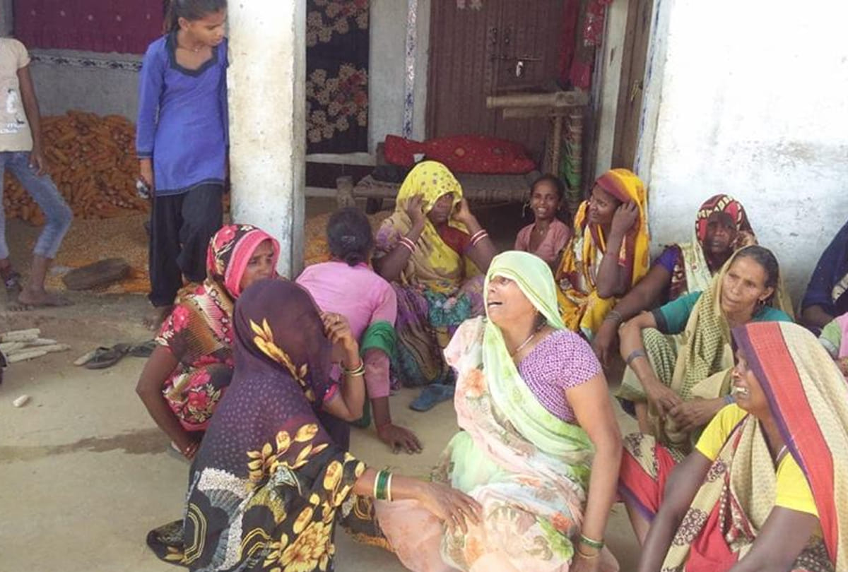 two deaths due to collapse of mound during excavation at Kannauj