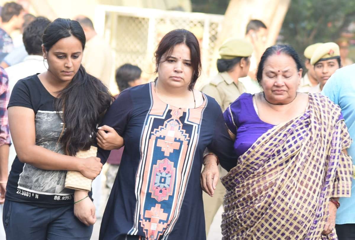 vivek tiwari wife kalpna says shame on those who support prashant