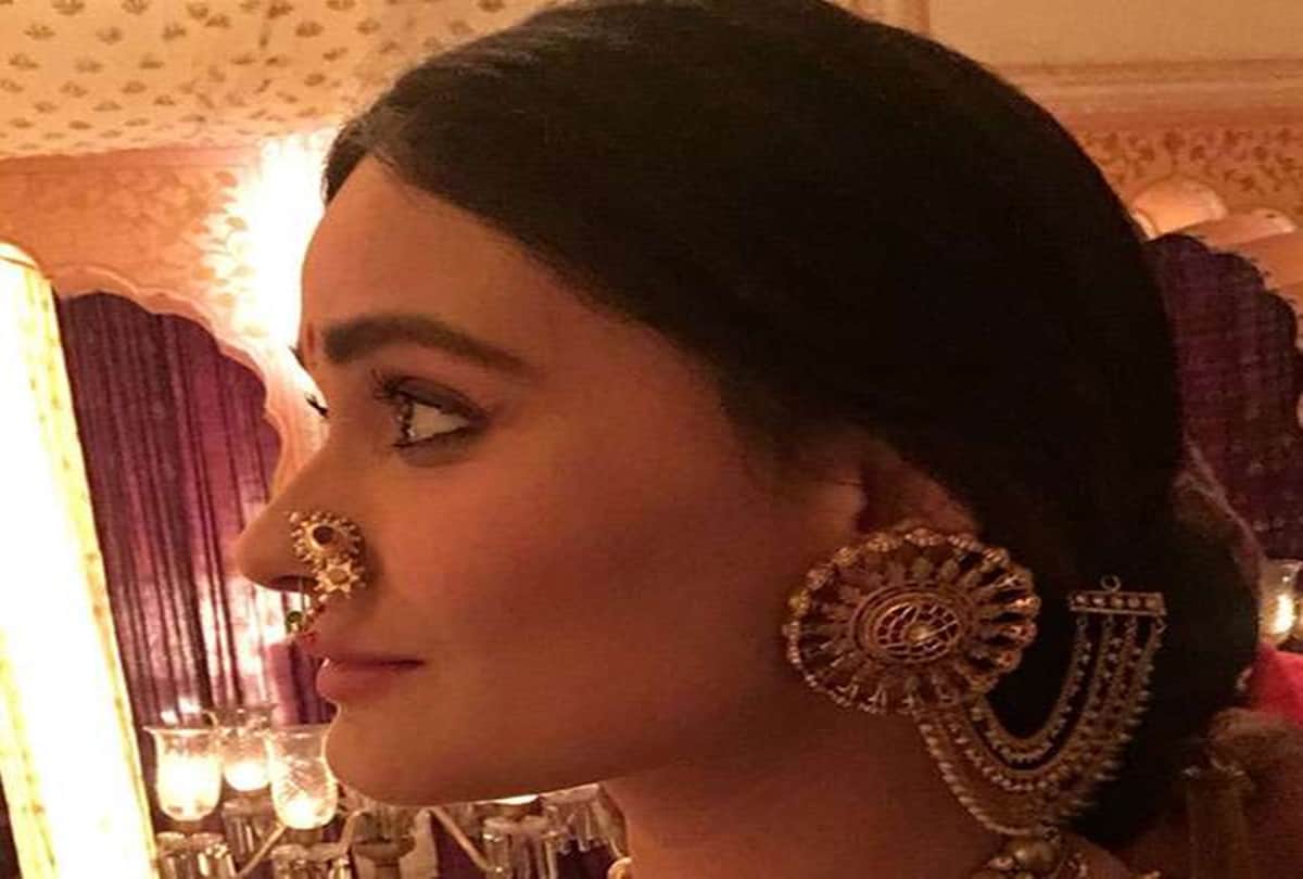After sonu sood swati seemaval left kangana ranaut manikarnika the queen of jhansi