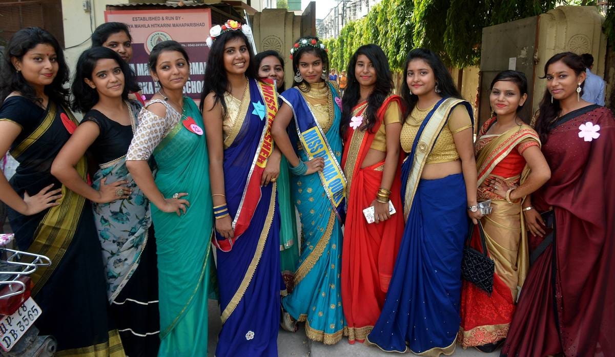 College girl student enjoy fresher party see photos