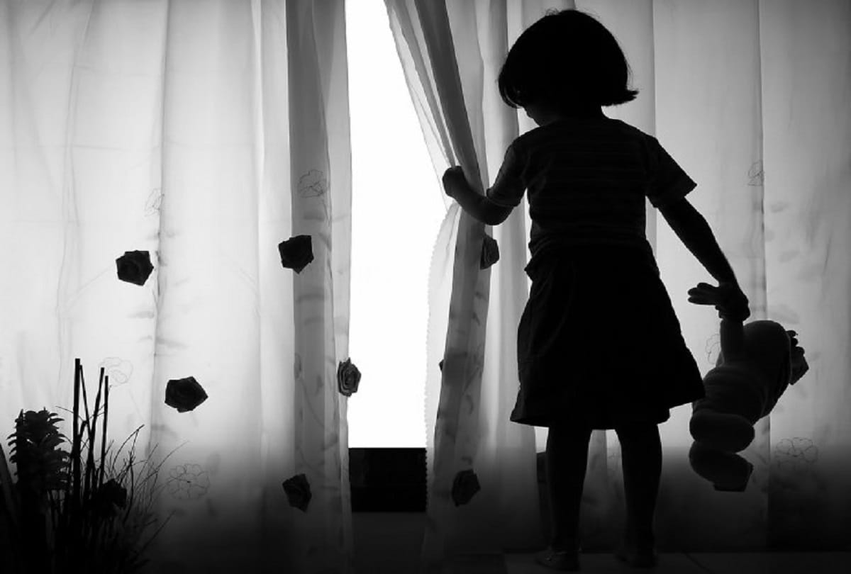 Minor girl sexually assaulted by jijja at varanasi