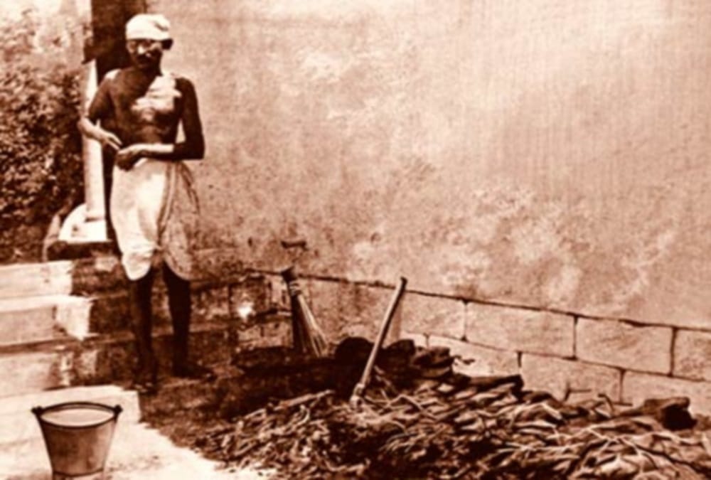 Gandhi jayanti 2018 After reached haridwar kumbh Bapu start clean india mission