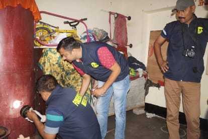 murder in meerut of a History sheeter by his friend attaking by knife police investigating the case