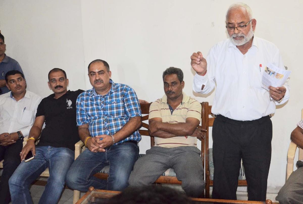 सरकार द्वारा बढ़ाए किराए को पूरा किया जाएगा वूसल : बस संचालक