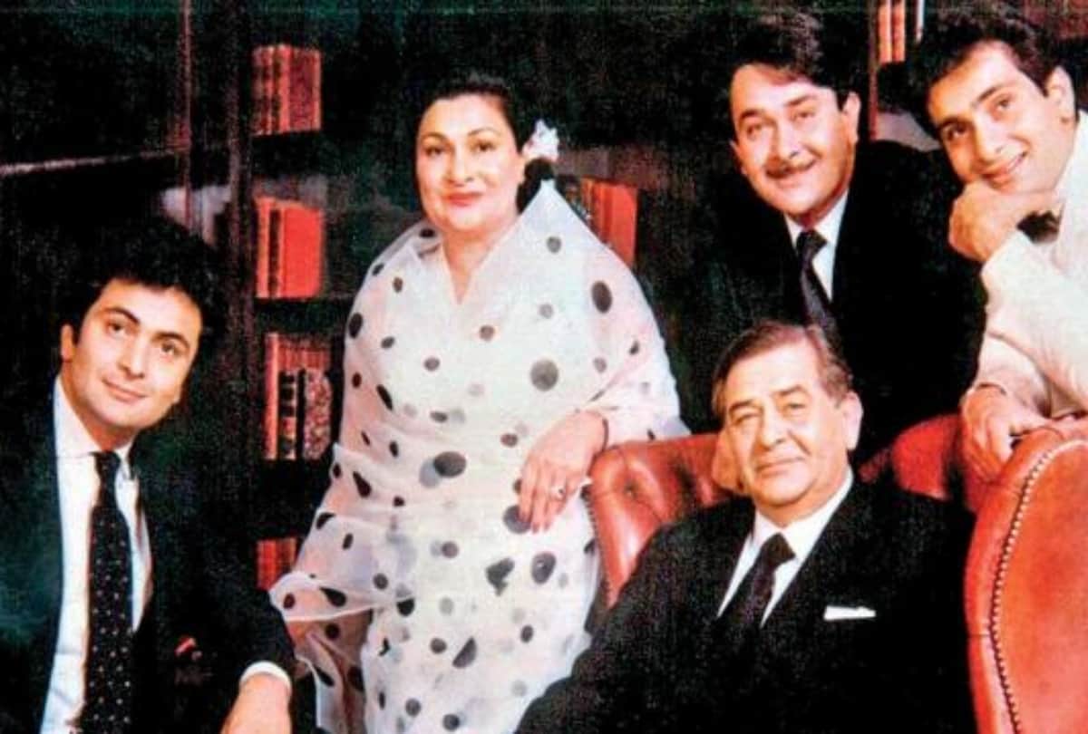 Rishi Kapoor return to Mumbai from New York after with his wife neetu kapoor