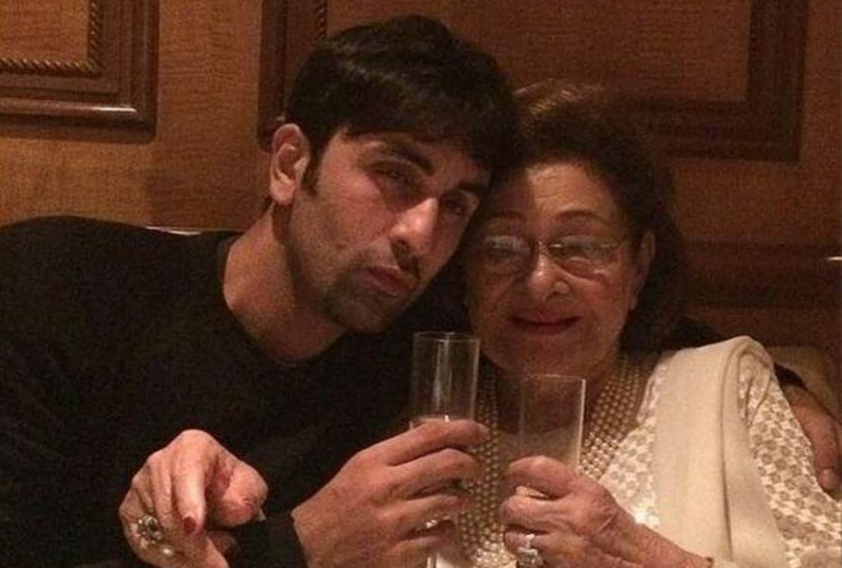 kareena kapoor son taimur ali khan photo with his grand mother krishna raj kapoor