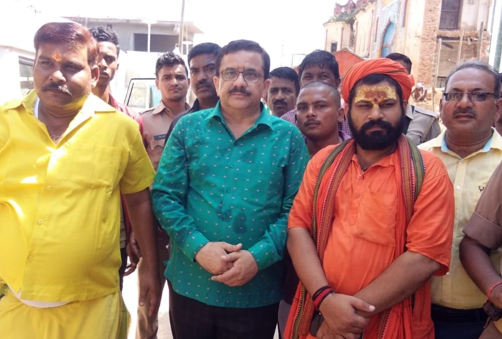 waseem rizvi in ayodhya for ramlala darshan.