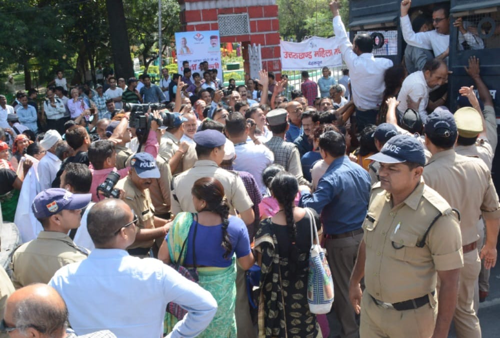 More than 100 Agitators arrested in dehradun during protest
