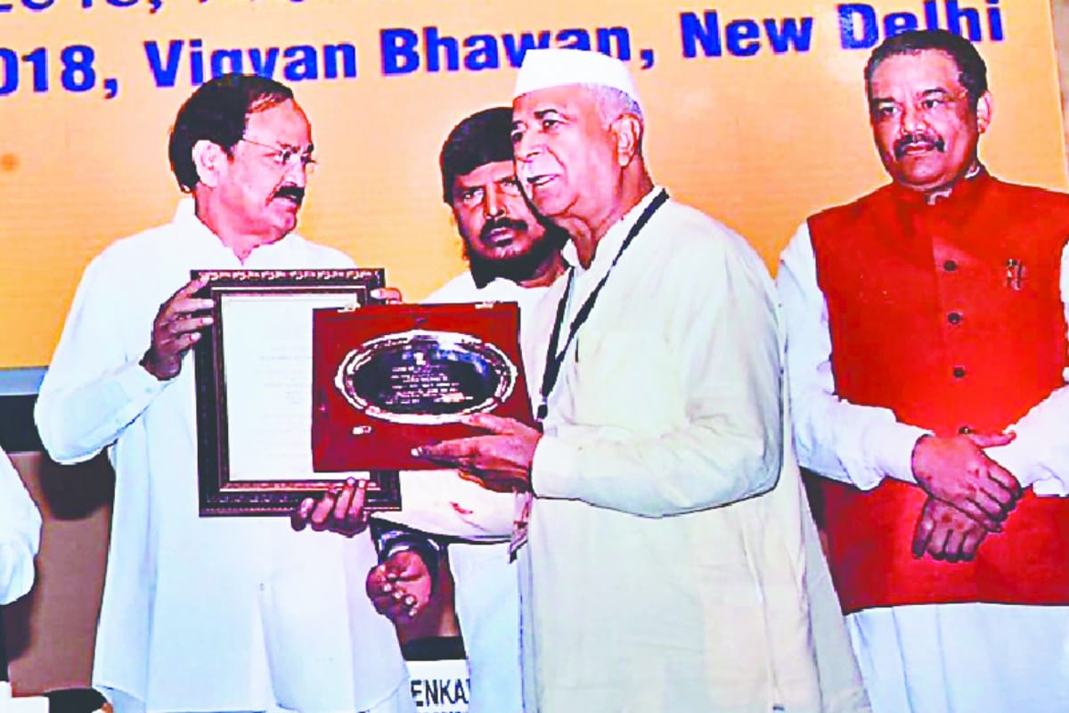 Vice President honored coach Dr. Rajpal singh who has given many international shooters