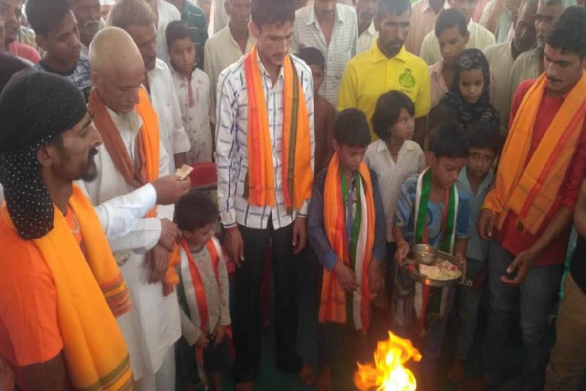 Muslim family changed intoHindu religion with many members in Baghpat up