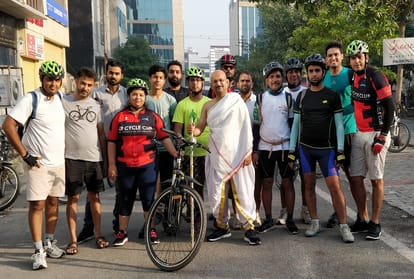 People of Ghaziabad did bicycle giri with babu