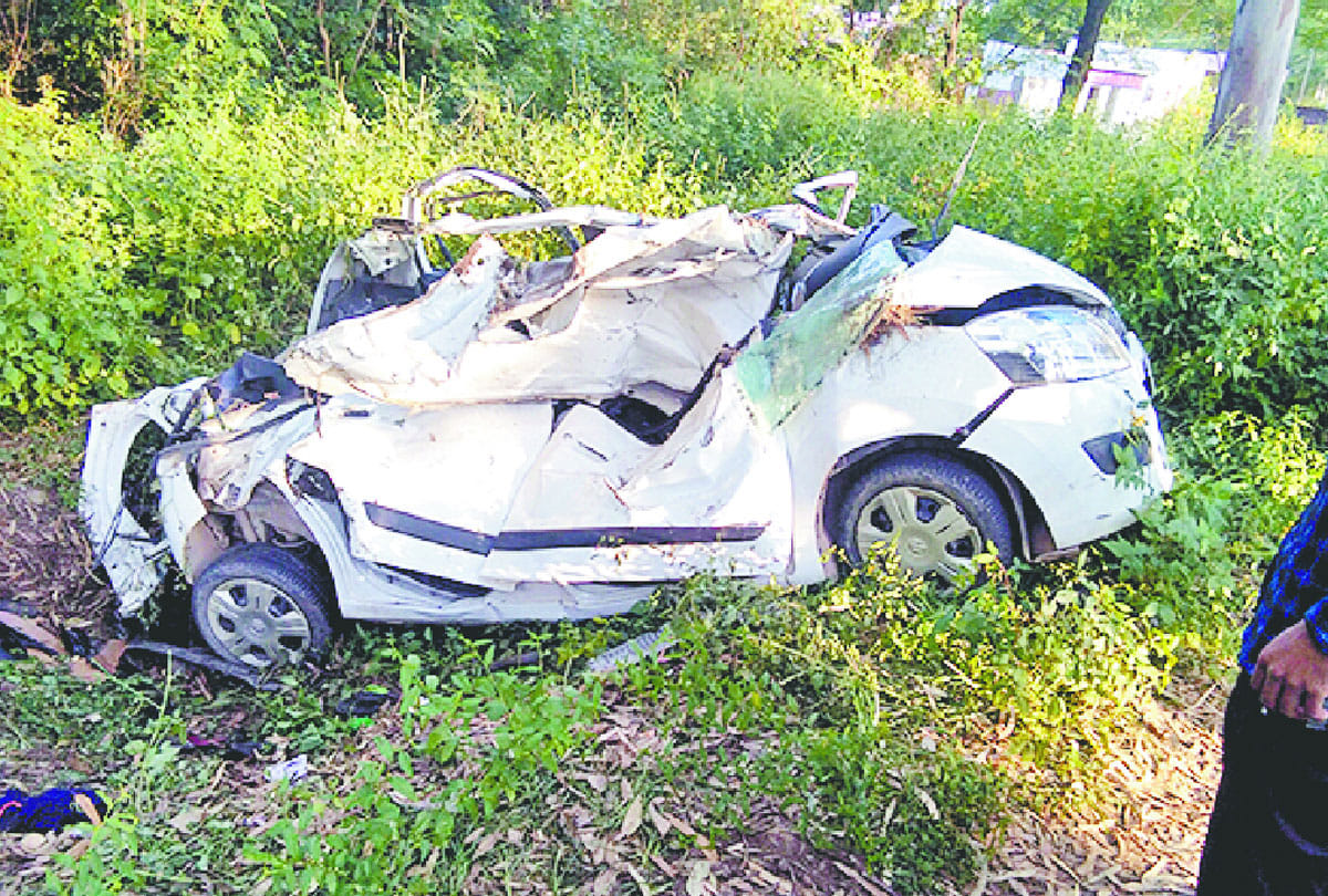 four killed in massive accident of two cars in domana jammu kashmir