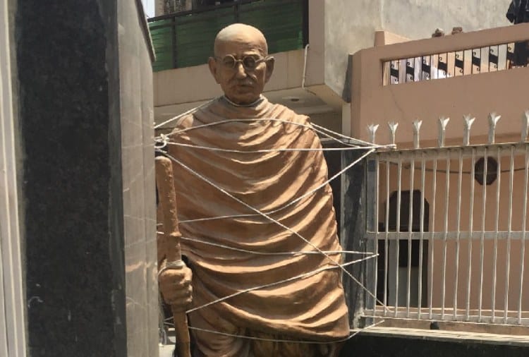 Father of Nation Mahatma Gandhi Statue Insulted on Gandhi Jayanti
