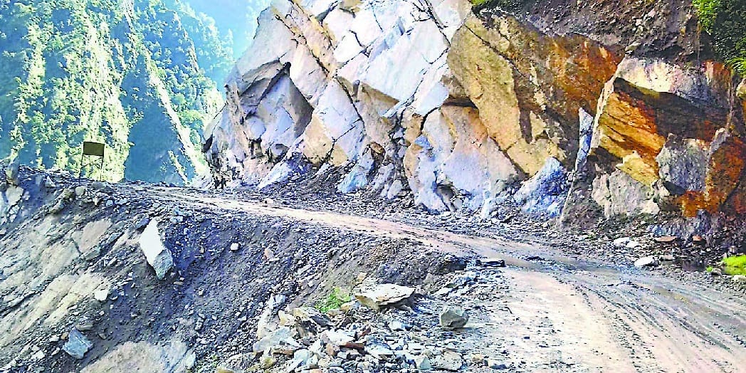 Garbhaad-Ganji road was not built in 17 years