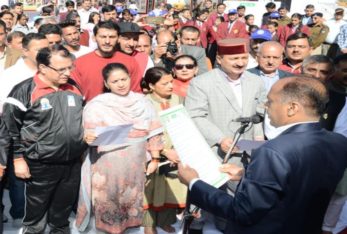 JaiRam Thakur administered the Swachhatta Oath on Gandhi Jayanti at shimla