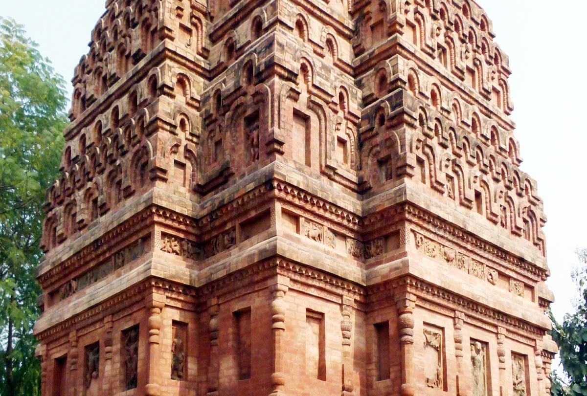 know about this ghostly temple of Kanpur