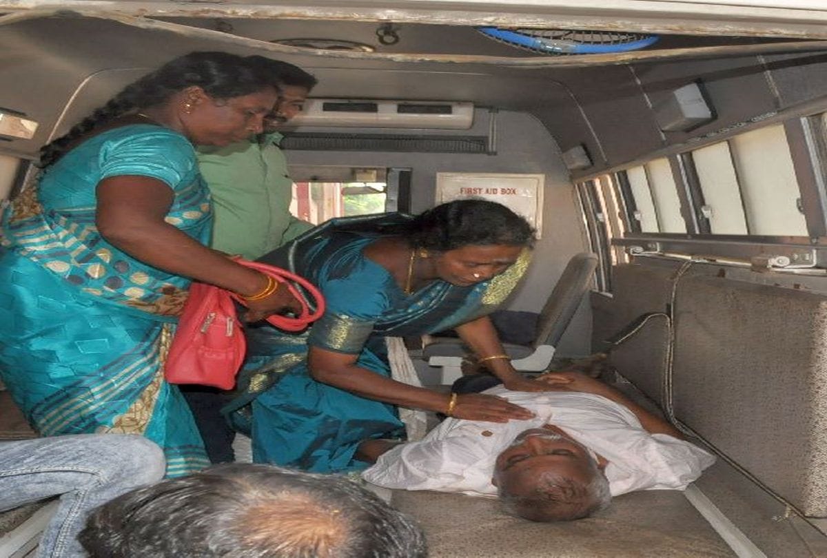 Tourists unconscious in Taj Mahal
