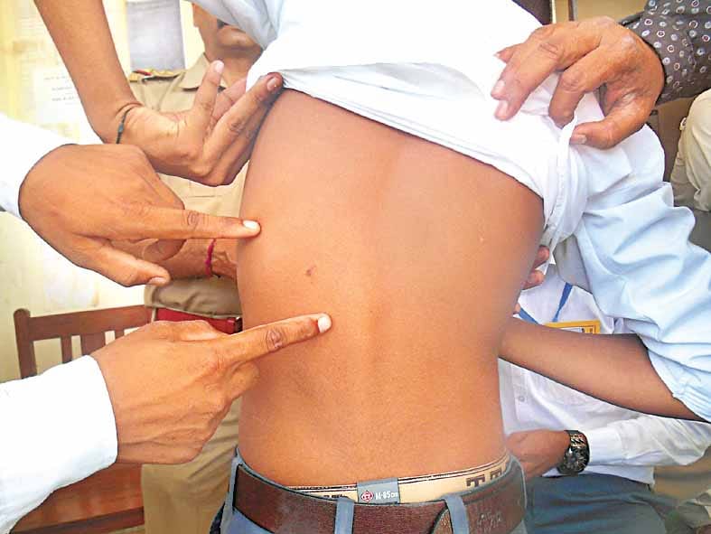shopkeeper beaten, 6 arrested