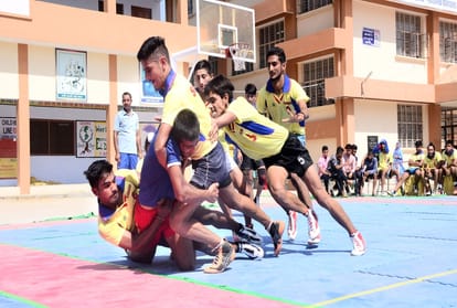 Una team became champion in badminton and kabaddi