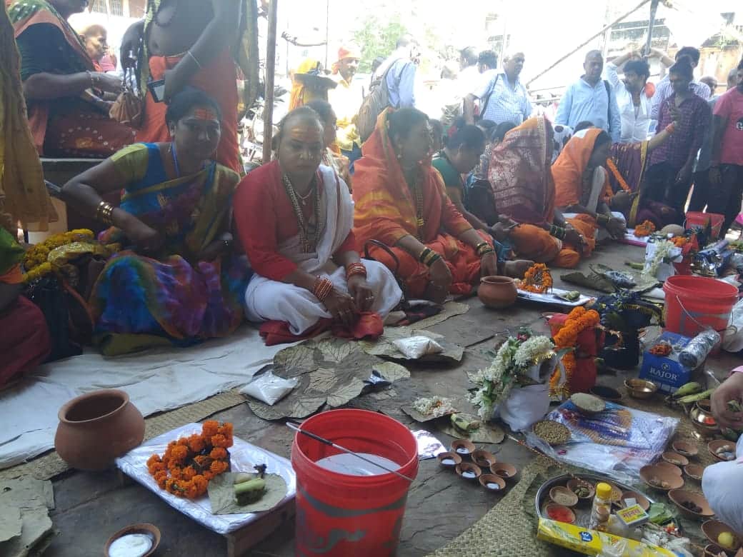 kinna akahada Mahamandaleshwar do pitrupaksh worship at kashi