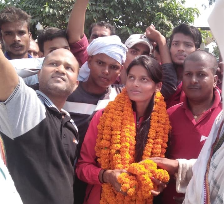 एशियाड खेलकर लौटी चिंता का स्वागत