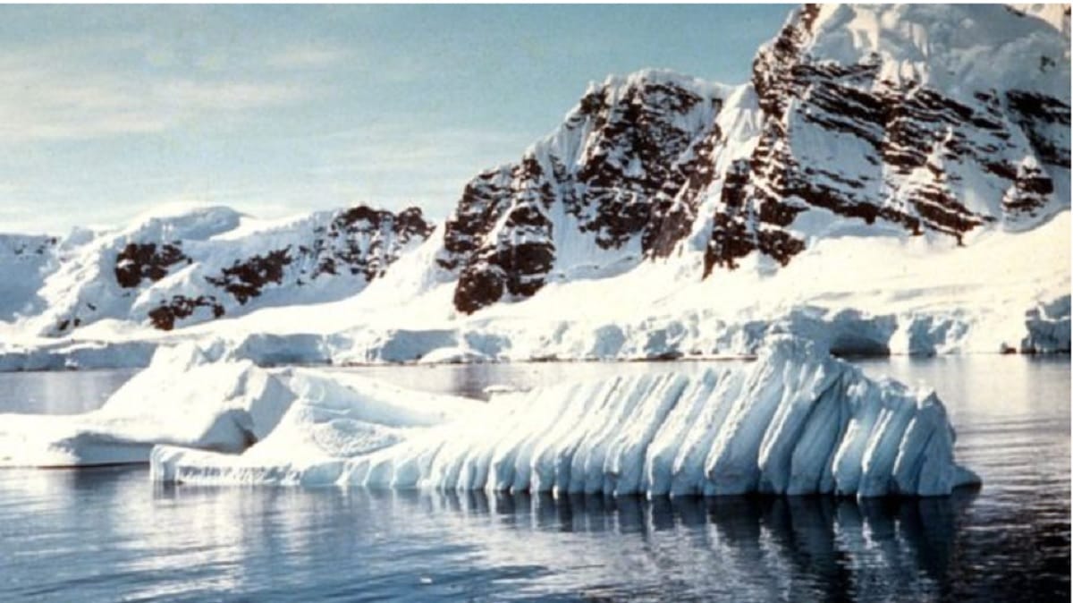 this ship drilling into antarcticas warm and balmy past
