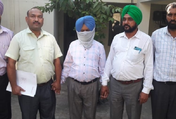 Punjab Vigilance arrested two Kanungo to takes bribe