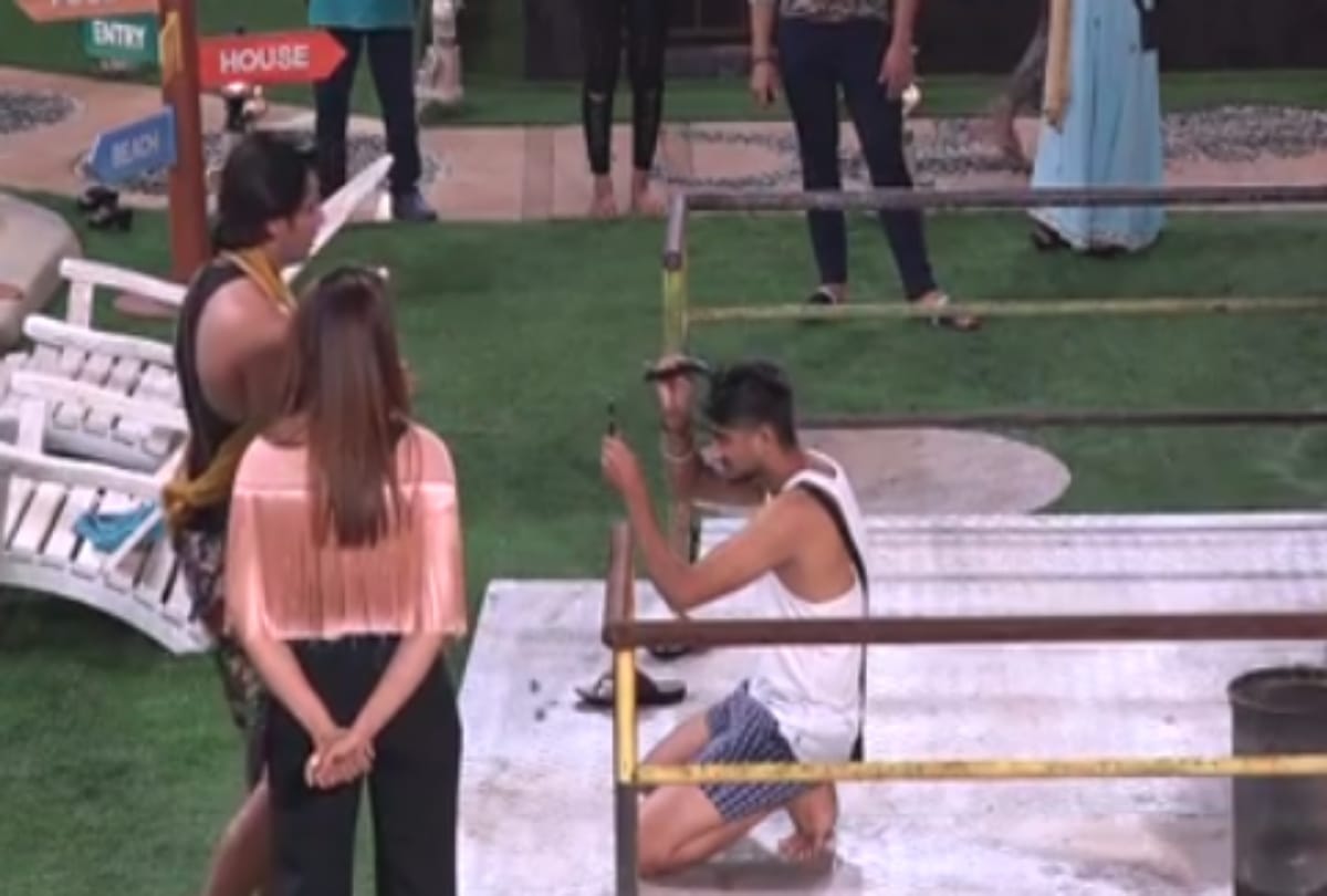 bigg boss 12 deepak thakur bald for his partner urvashi rana