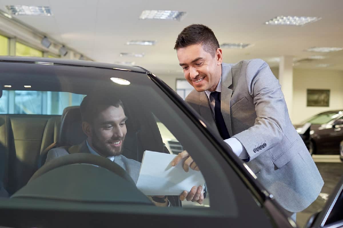 How to sell your first car in a  good price,know the tips