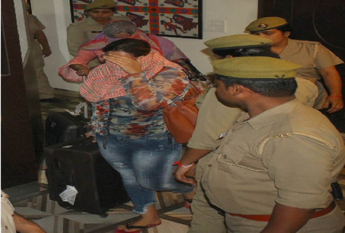 Police raid in hotel in meerut and arrested five including Russian girl