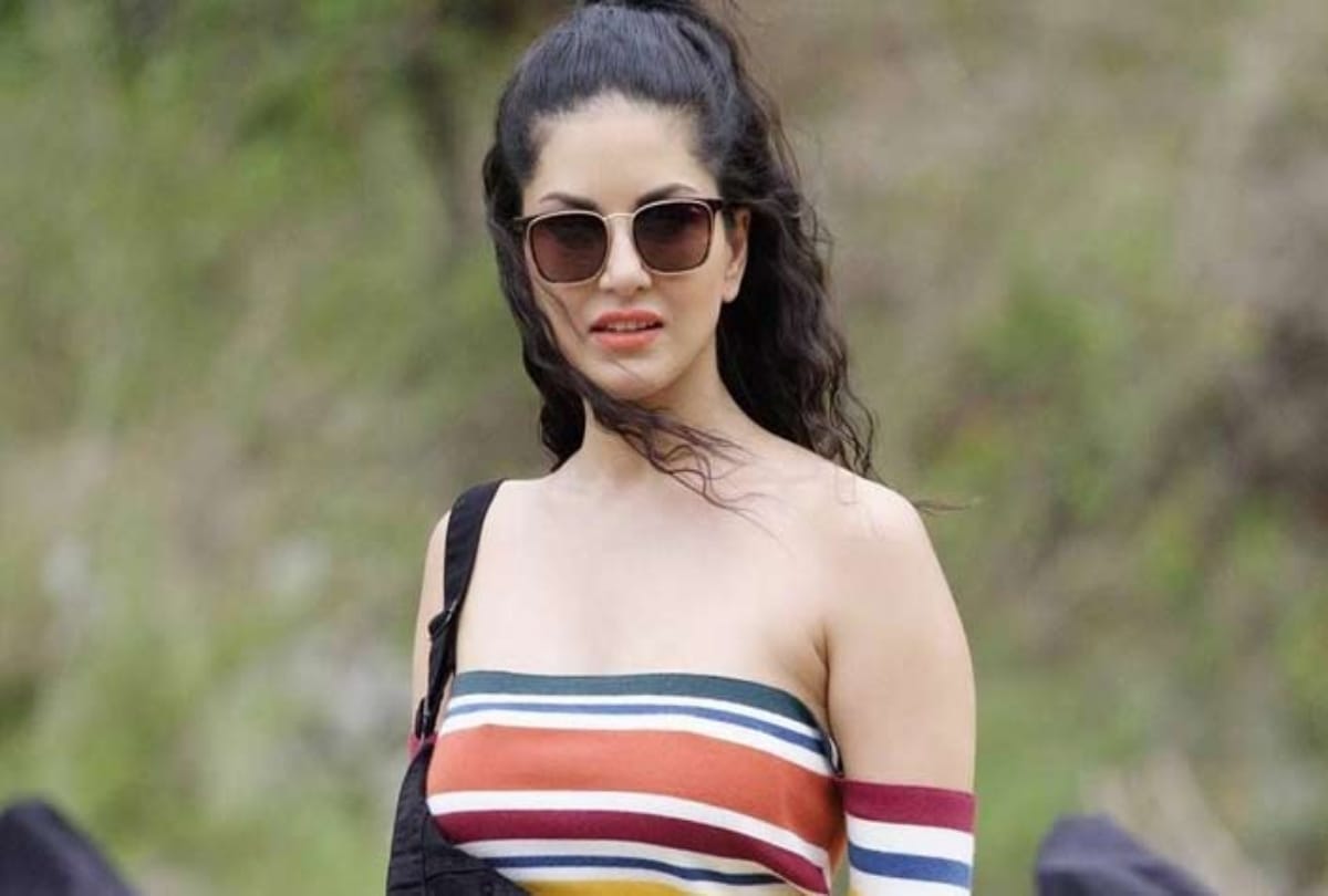 sunny leone tied up with bangladeshi singer for making new hit