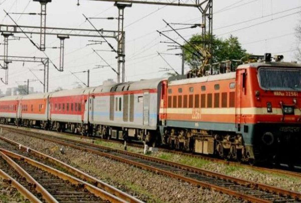 Special train will be operate from Allahabad to Mumbai in Diwali