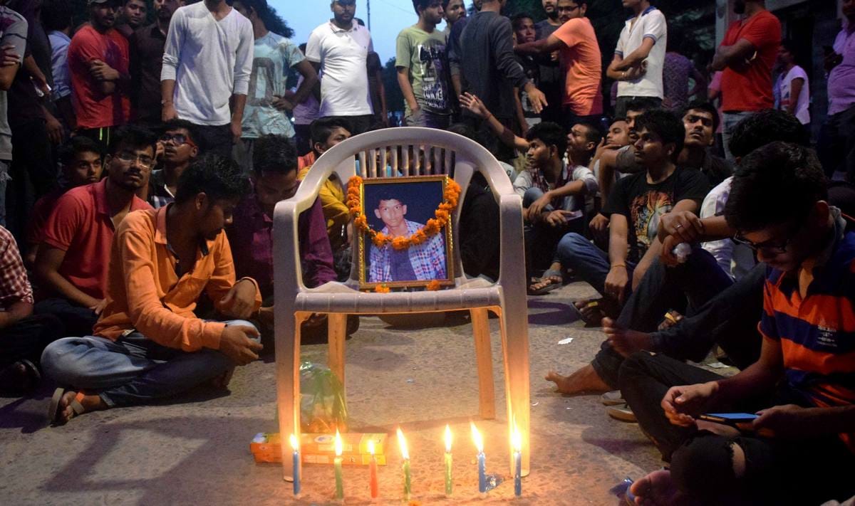 BHU student start protest after one student drown in ganga