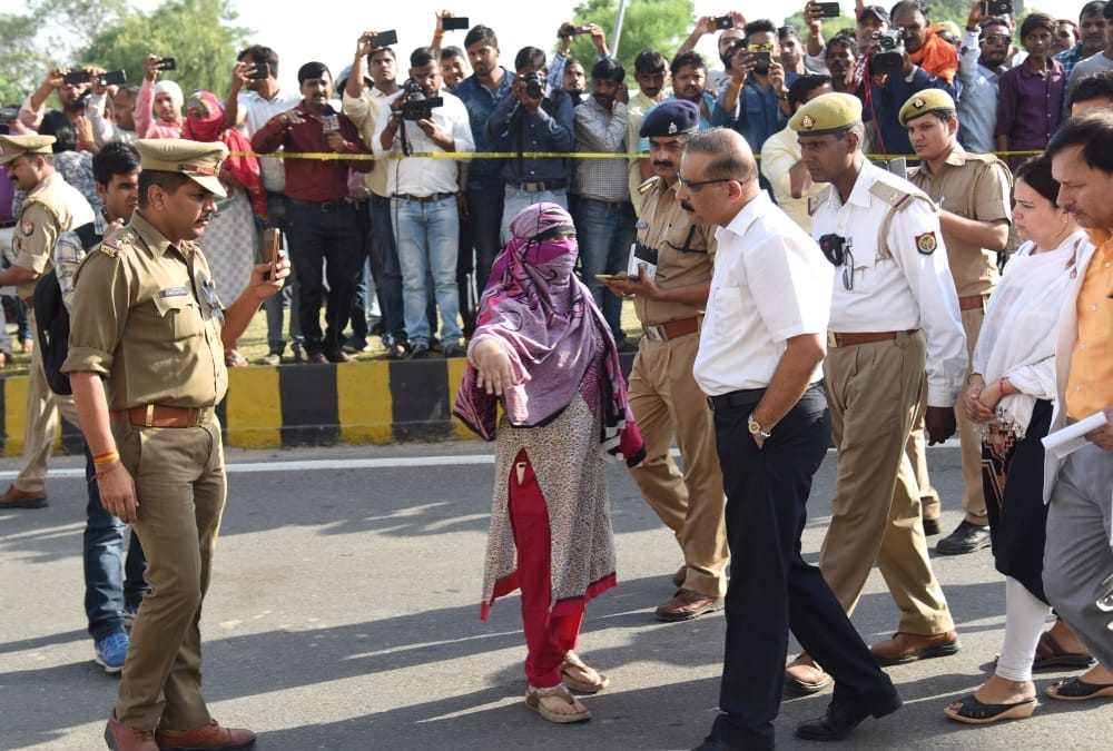 eye witness statement creates problem for police in vivek tiwari murder case.