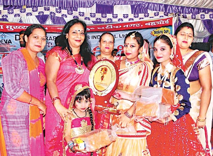 dance academy get award.