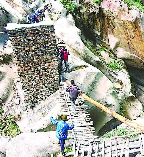 Wood bridge made of villagers