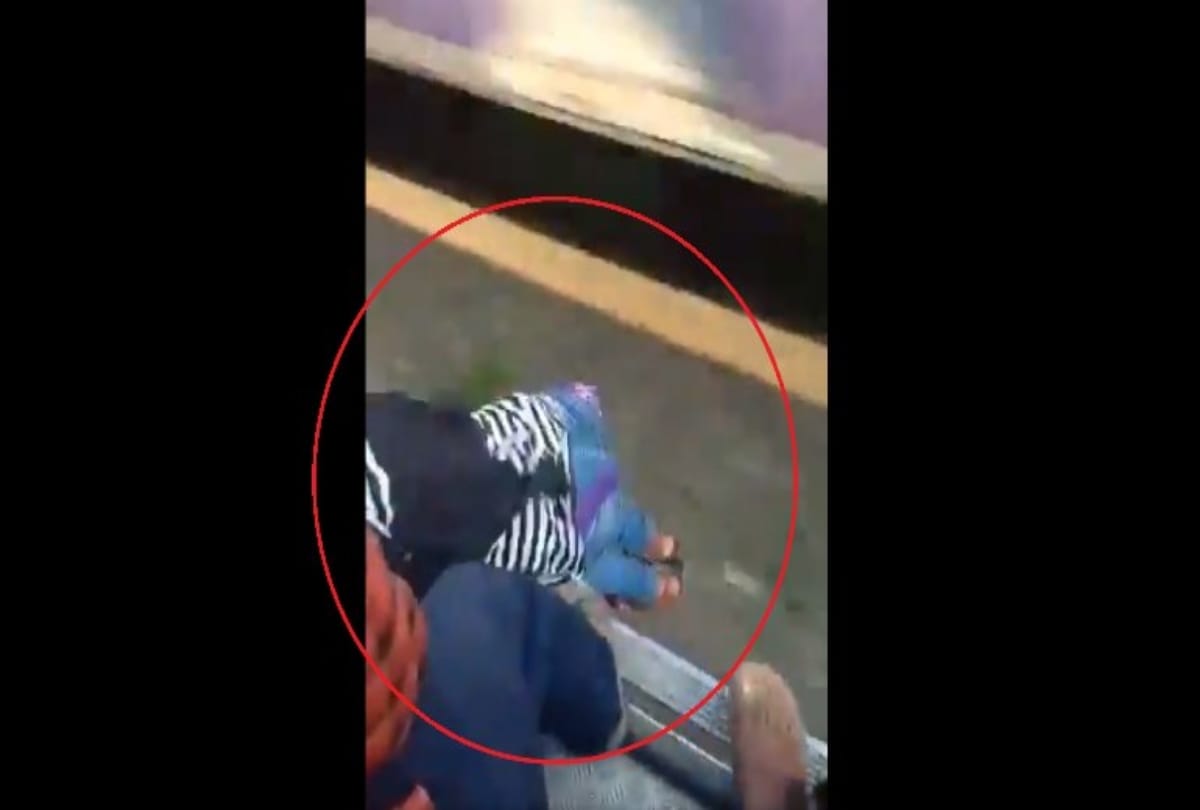Video being viral of a girl who fall off from running train in mumbai
