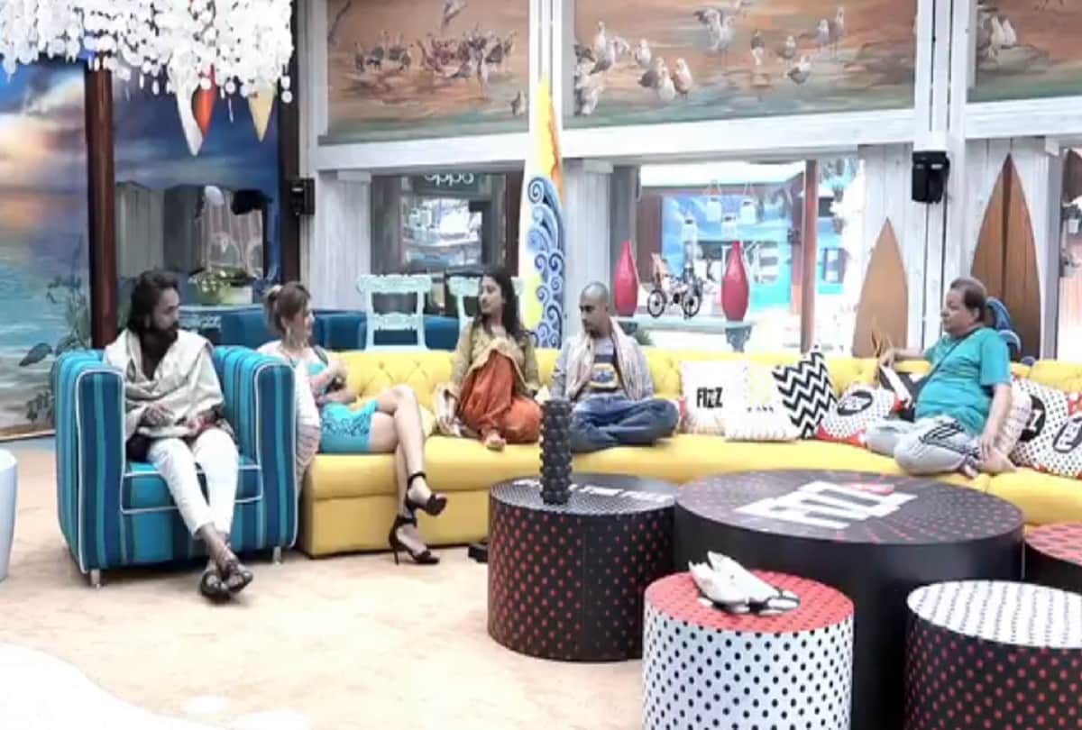 bigg boss 12 anup jalota become romantic for jasleen