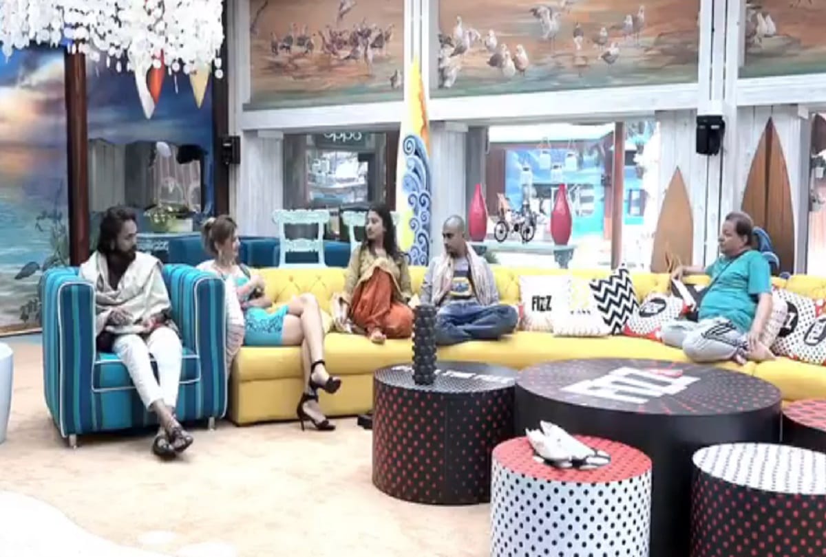 bigg boss 12 anup jalota become romantic for jasleen