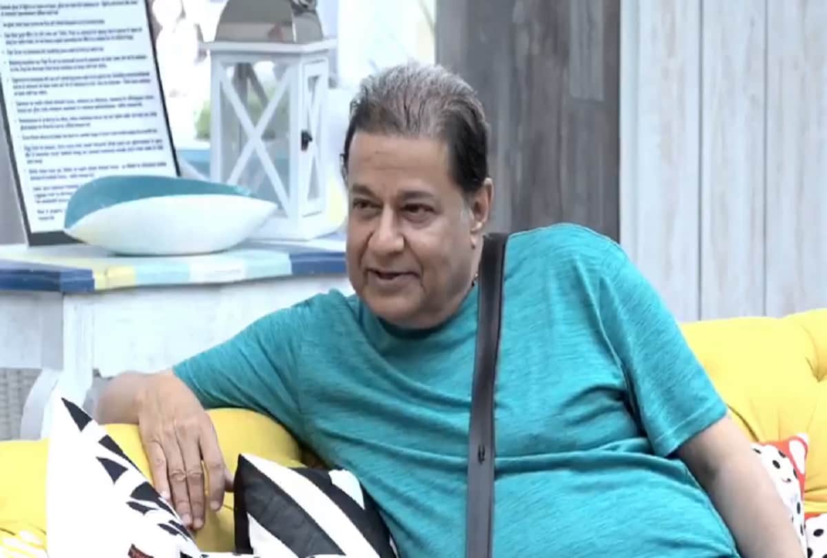bigg boss 12 anup jalota become romantic for jasleen