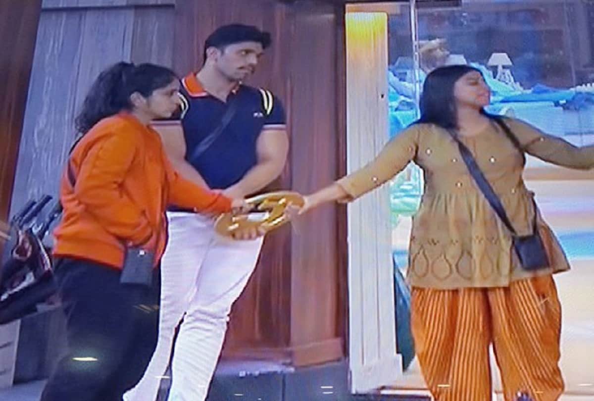 bigg boss 12 shivahsish mishra did toilet before surbhi rana and somi khan