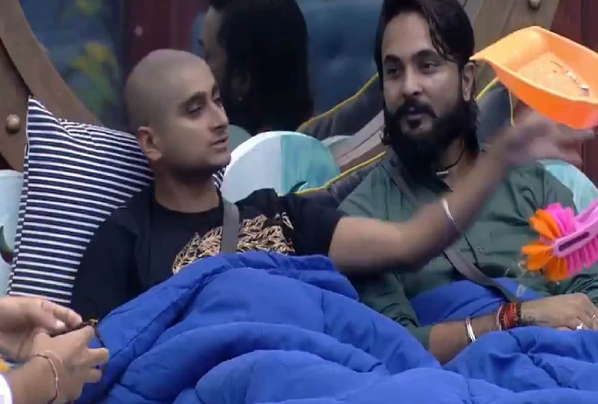 bigg boss jasleen matharu and deepak thakur fight in the show