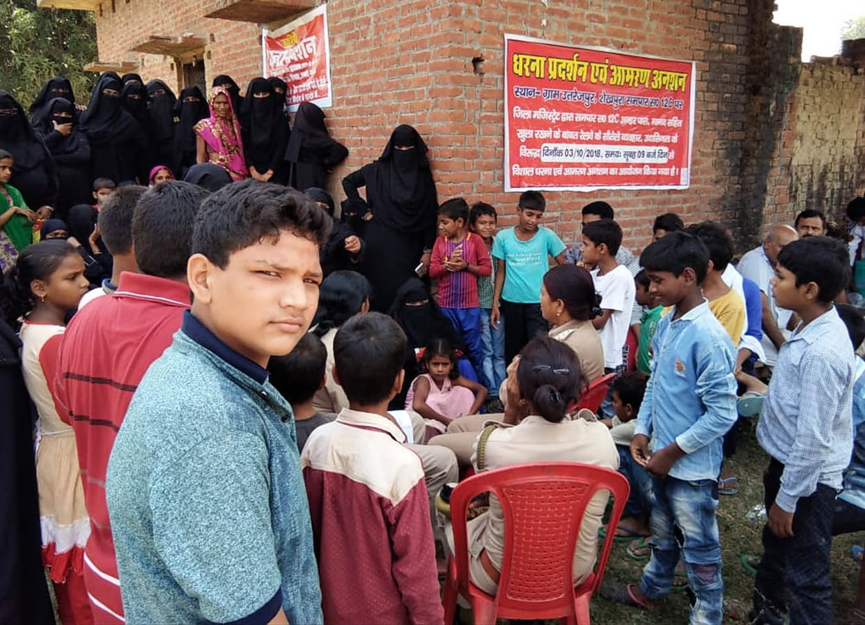 Villagers squatted on railway tracks