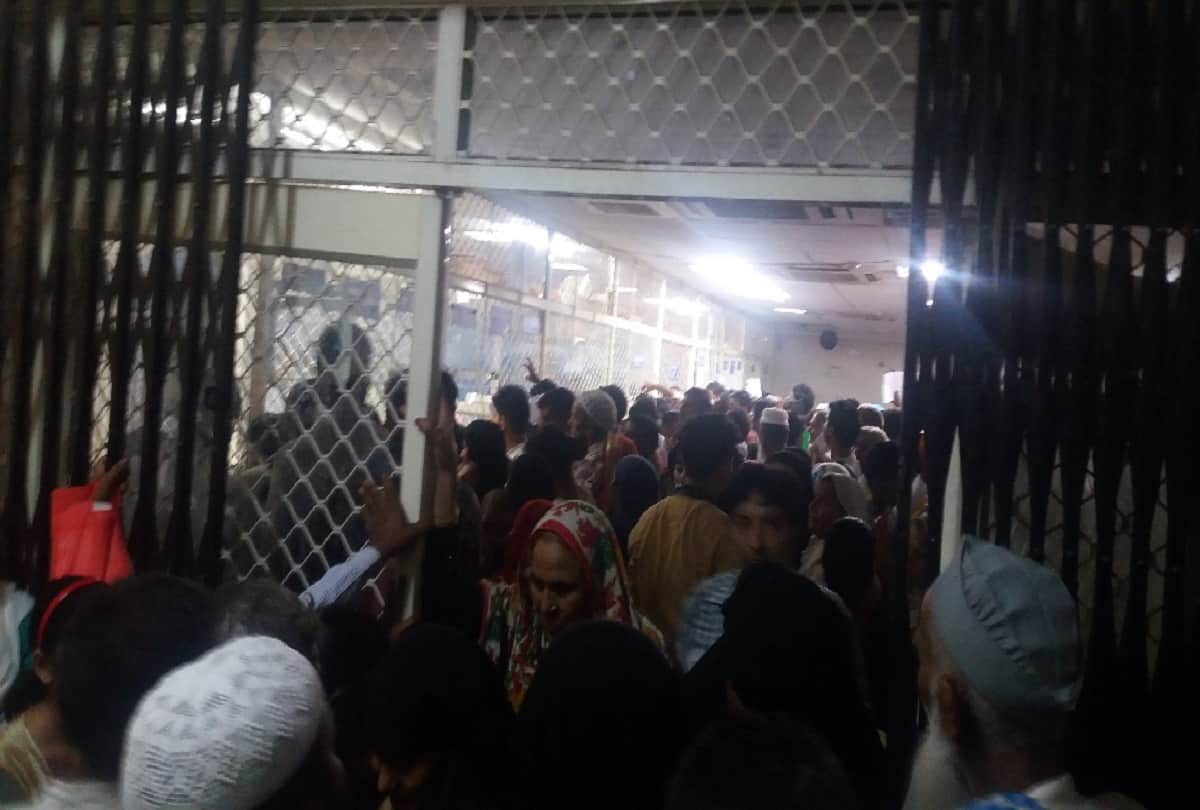 UP NEWS Many relatives leave patients in Meerut district hospital