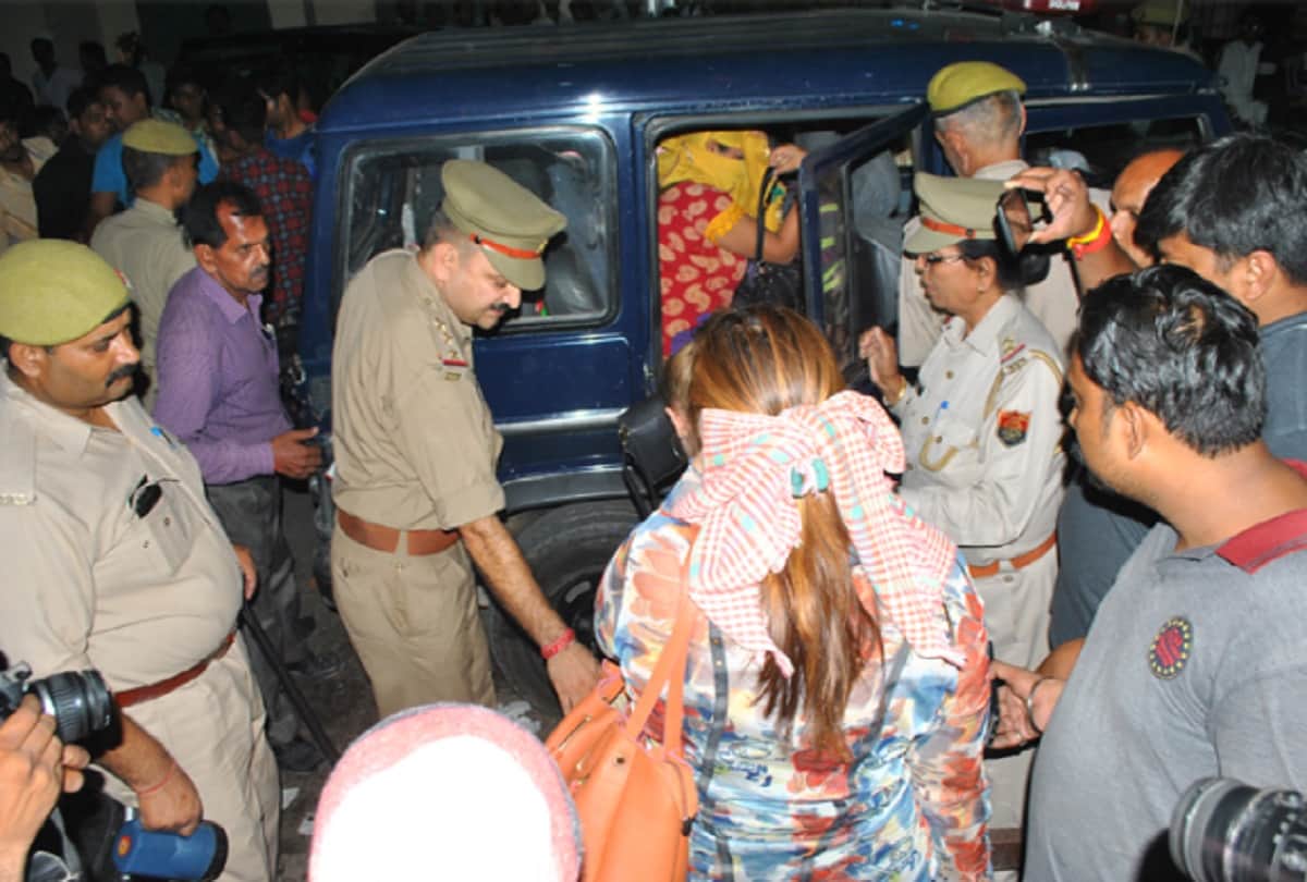 Raid in Meerut hotels foreign girls were arrested