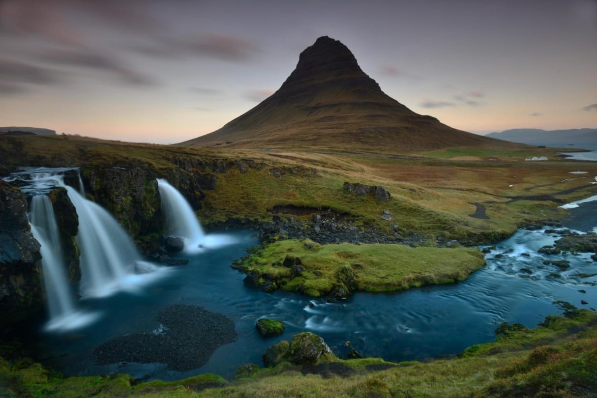 the places where sun does not rise or set for long days