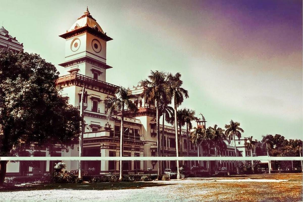 BHU IIT students 1975 batch gave 5.84 lakhs help of needy people varanasi