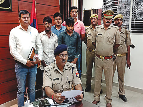 Two youths of robber gang including young woman arrested