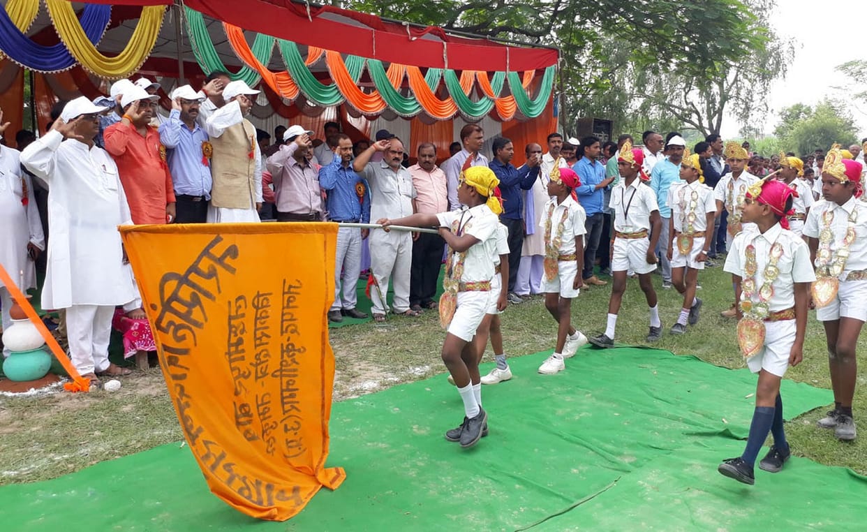 तमकुही ब्लाक के गांव बरवा राजापाकड़ में आयोजित हुआ खेलकूद प्रतियोगिता